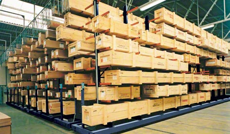 Cantilever racks on mobile bases Cantilever racks on mobile bases