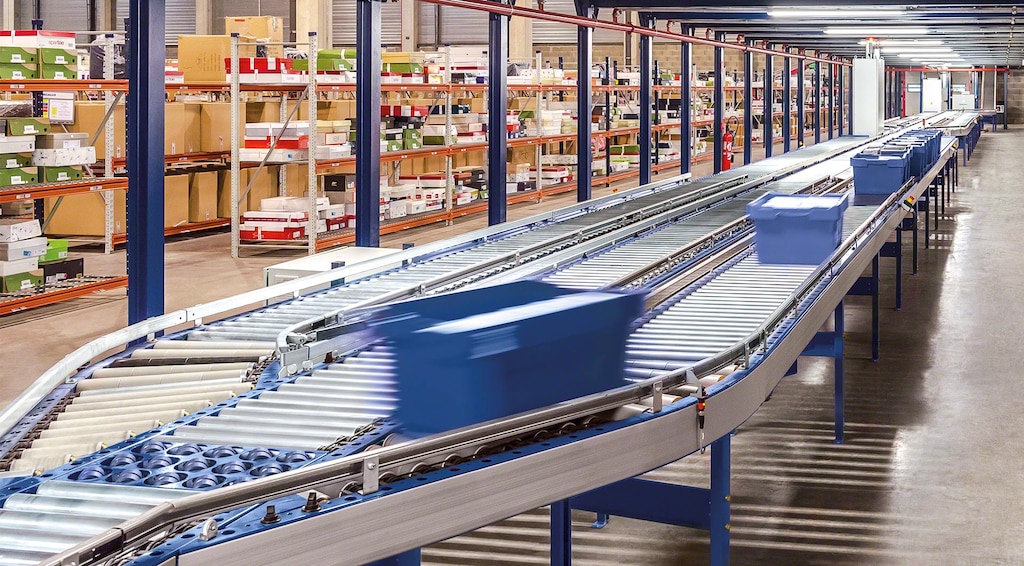 Conveyors systems for boxes Conveyors systems for boxes